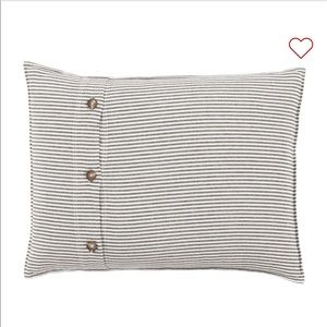 POTTERY BARN Wheaton Standard Shams